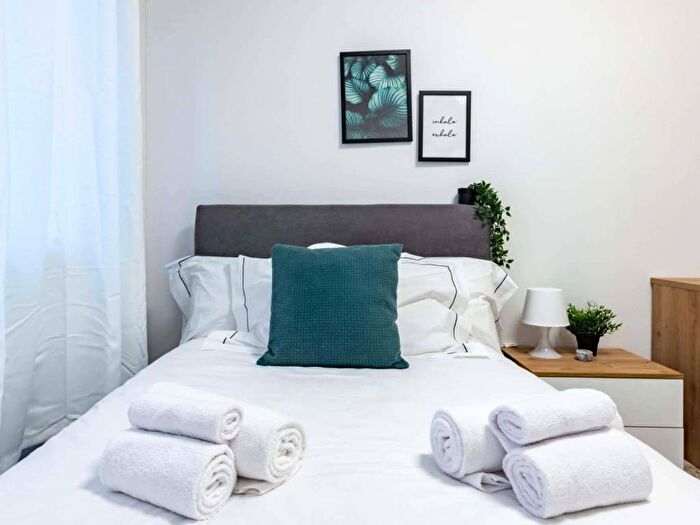 Appartamento con 5 locali in affitto in Via Privata Carlo Antonio Carlone, Bande Nere, Milano