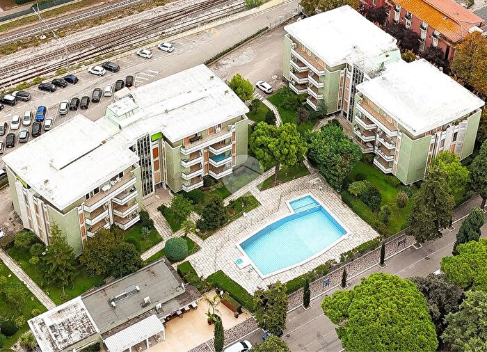 Appartamento trilocale in vendita in Via G d'Annunzio, Pineto
