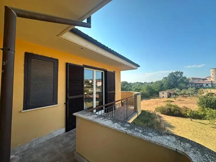 Appartamento trilocale in vendita in Via della Valle, Attigliano