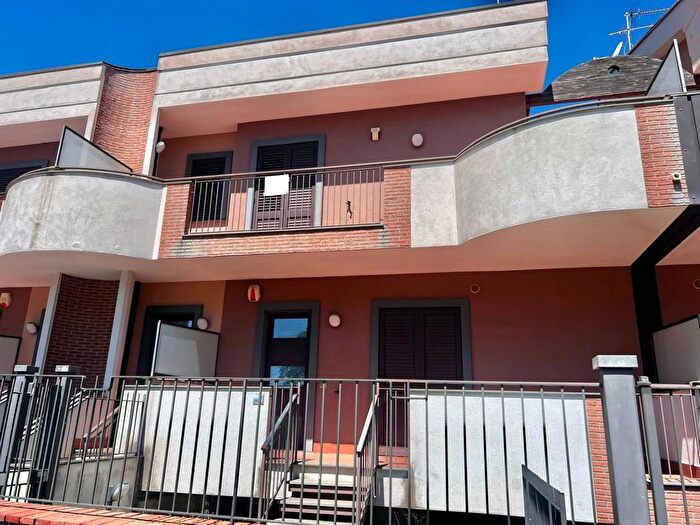 Casa con 6 locali in vendita in Riposto