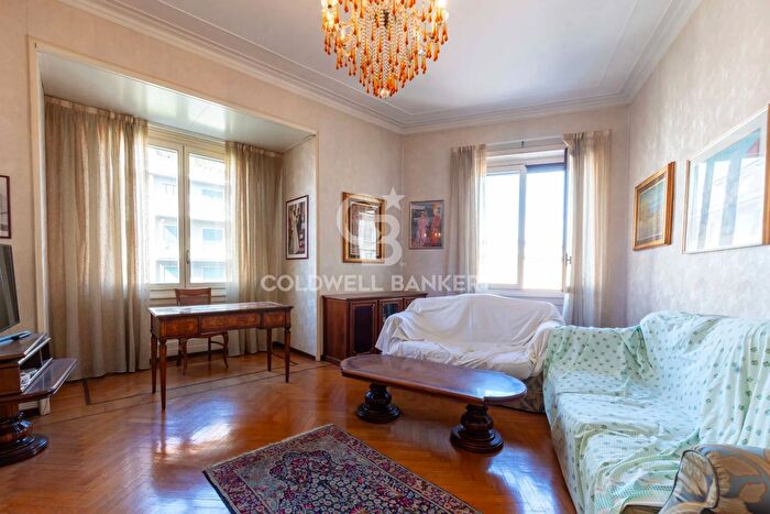 Appartamento con 5 locali in vendita in Via Giovan Battisti Pergolesi, Milano