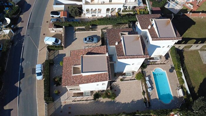 Casa con 18 locali in vendita in Lungomare Guglielmo Marconi, Santa Marinella