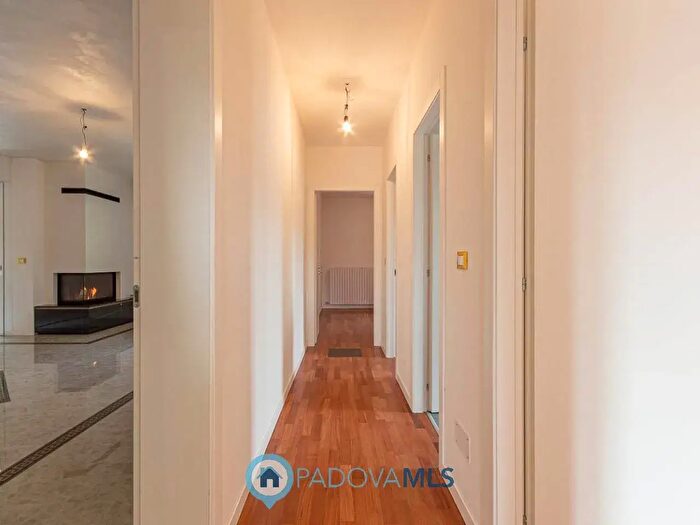 Appartamento con 5 locali in vendita in Via Andrea Previtali, Abano Terme