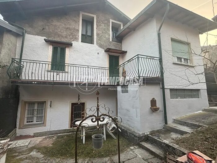 Casa con 5 locali in vendita in Via Fontanella, Alta Valle Intelvi