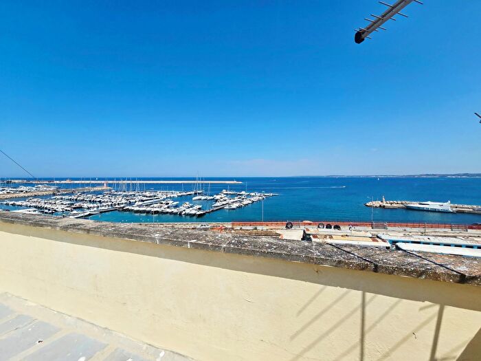 Appartamento trilocale in vendita in Via Carlo Buccarella Gallipoli Le Italia, Gallipoli