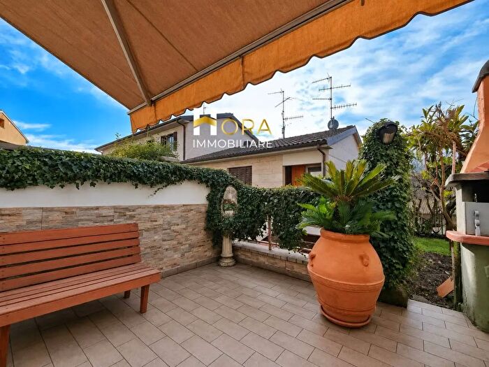 Casa con 5 locali in vendita in Via G Garibaldi, Carmignano