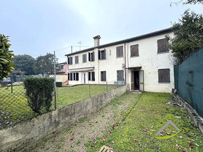 Casa con 8 locali in vendita in Via Ada Negri, Dolo