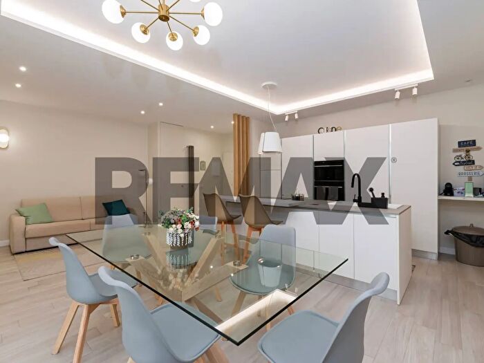 Appartamento quadrilocale in vendita in Viale Capitan Casella, Roma
