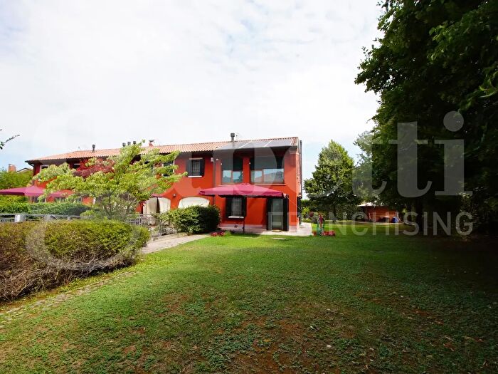 Casa con 5 locali in vendita in Viale Don Sturzo, Venezia
