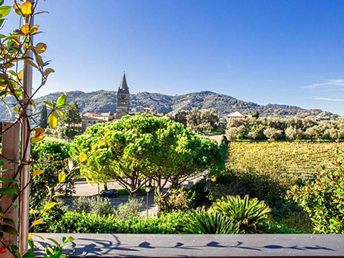 Casa con 6 locali in affitto in Via Bertulla, San Salvatore, Cogorno