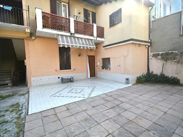 Appartamento bilocale in vendita in Via Obizzone, Bernareggio