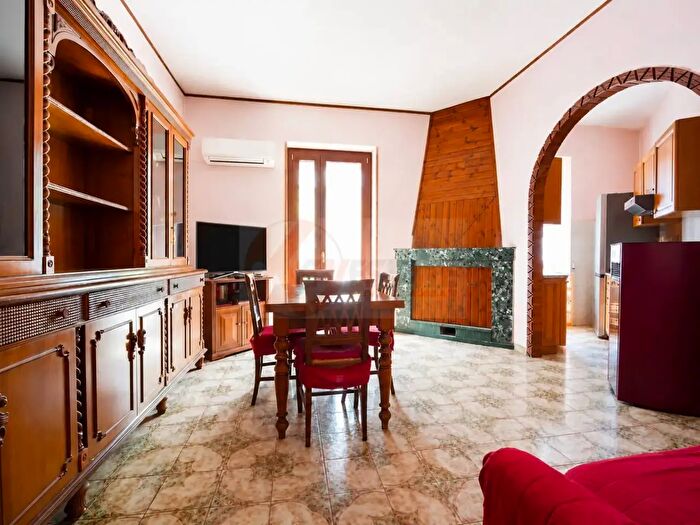 Appartamento con 5 locali in vendita in Via Grazia Deledda Snc, Bonorva