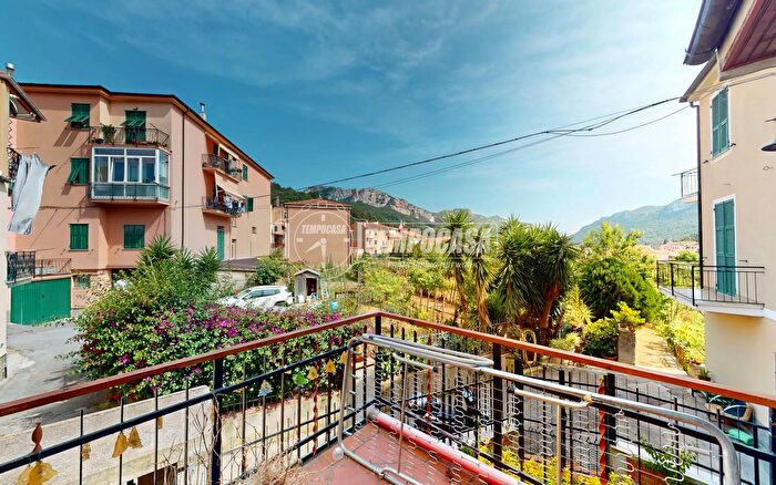 Appartamento con 6 locali in vendita in Via Roma Feglino, Orco Feglino