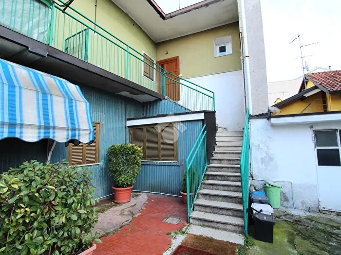 Appartamento bilocale in vendita in Via IV Novembre, Bareggio