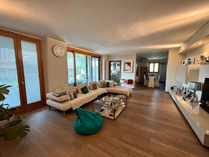 Appartamento con 5 locali in vendita in Via Don Giovanni Minzoni, Romano Banco, Buccinasco