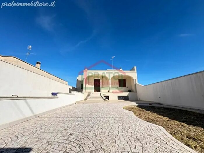 Casa con 6 locali in vendita in Via Campania, Trepuzzi