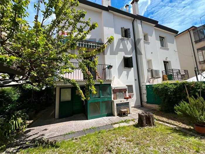 Casa con 5 locali in vendita in Padova