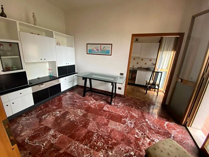 Casa con 11 locali in vendita in Castelfranco Di Sotto