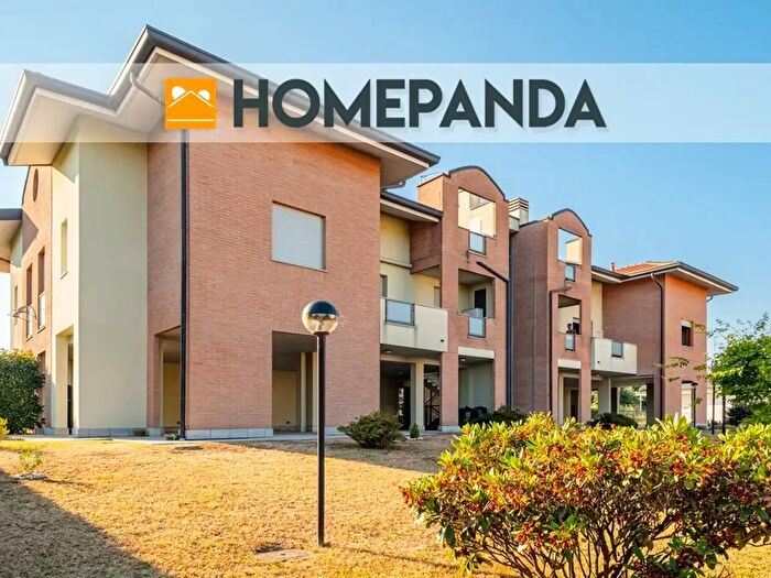Appartamento con 5 locali in vendita in Via Libertà, Guanzate