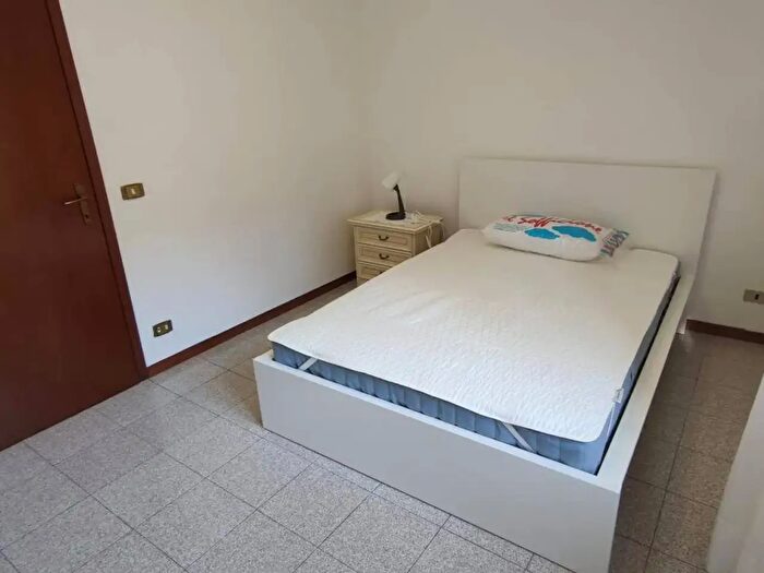 Appartamento con 6 locali in affitto in Ancona