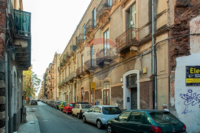 Appartamento con 5 locali in vendita in Via Canfora, Catania