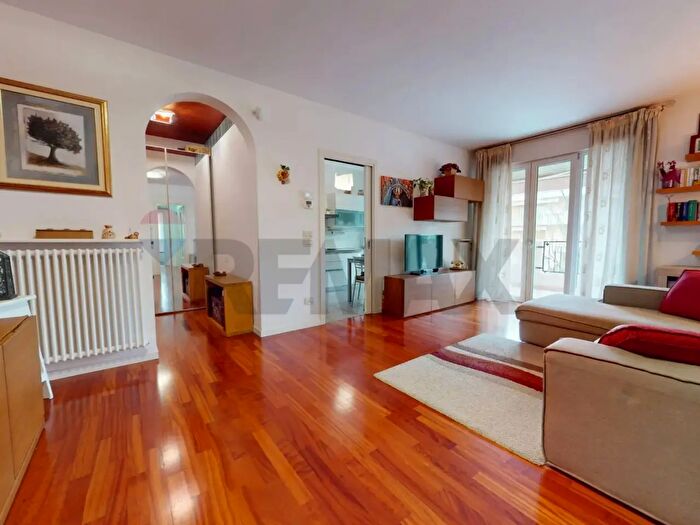 Appartamento con 5 locali in vendita in Legnaro