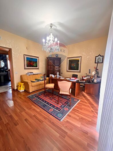 Appartamento con 6 locali in vendita in Via Emerico Amari, Partinico