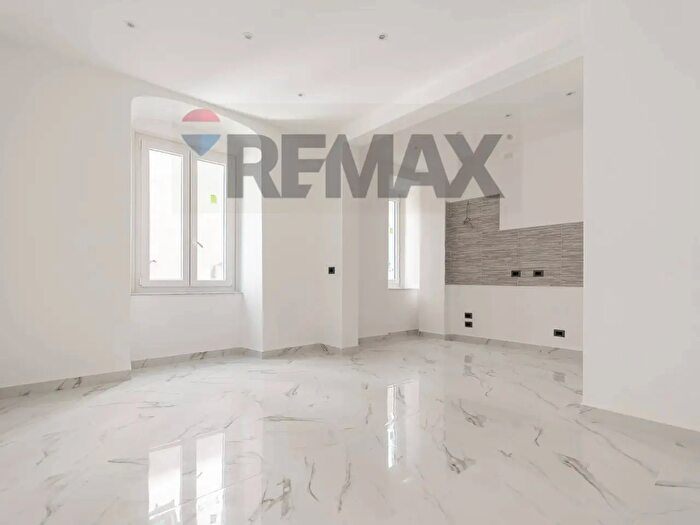 Appartamento trilocale in vendita in Via Luca Cambiaso, Genova
