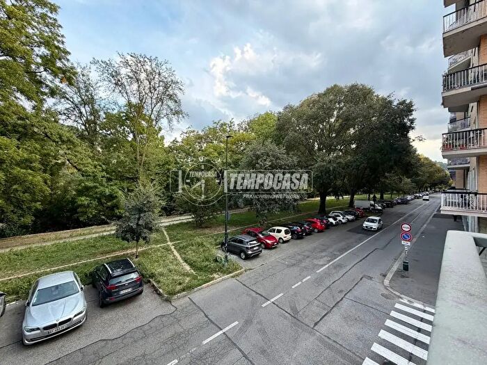 Appartamento trilocale in vendita in Lungo Po Alessandro Antonelli, Torino