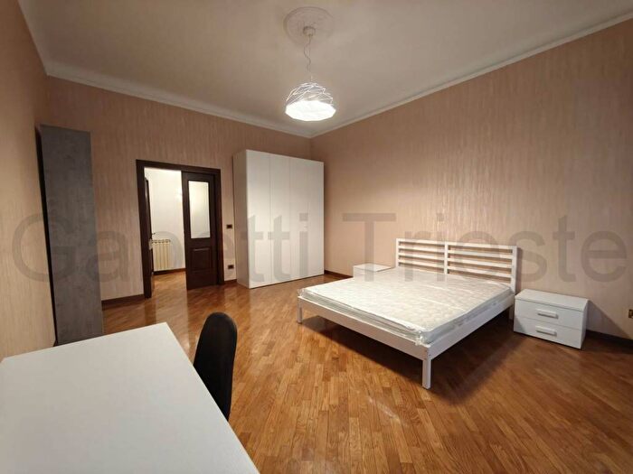 Appartamento con 5 locali in affitto in Via Donato Bramante, Città Vecchia, Trieste