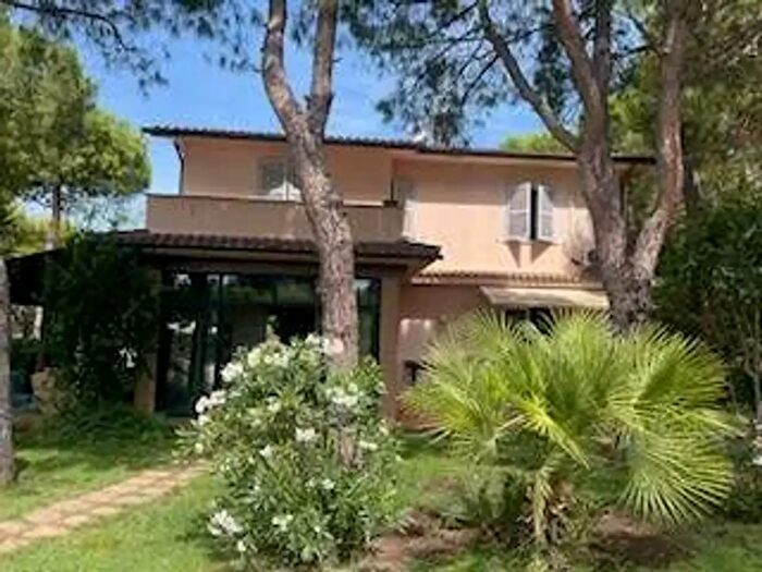 Casa con 6 locali in vendita in Civitanova Marche