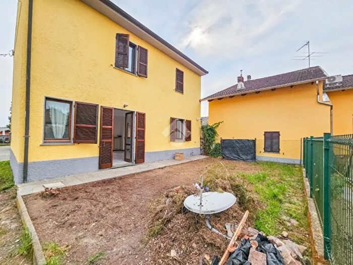 Casa con 5 locali in vendita in Via Milano, Bosco Marengo