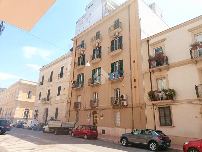 Appartamento trilocale in vendita in Via De Cesare, Taranto