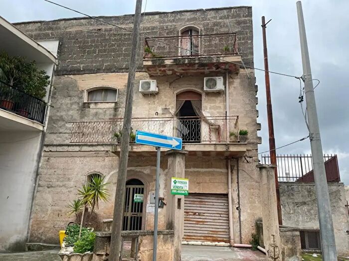 Appartamento quadrilocale in vendita in Via Archimede, Grottaglie