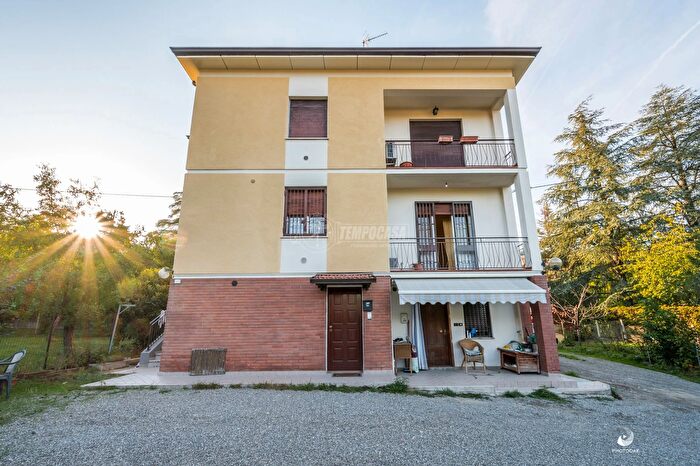 Appartamento quadrilocale in vendita in Via Monte Gesso, Vezzano Sul Crostolo