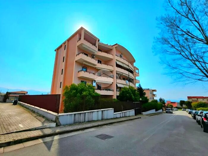 Appartamento trilocale in vendita in Via Nazionale, Torre Del Greco