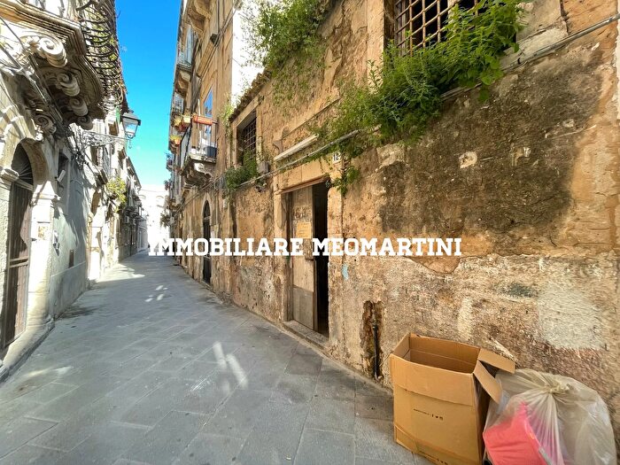 Appartamento con 8 locali in vendita in Via Giuseppe Logoteta Siracusa Sr, Siracusa