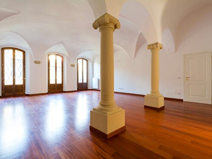 Appartamento con 5 locali in affitto in Via Nazario Sauro, Centro Storico, Bologna