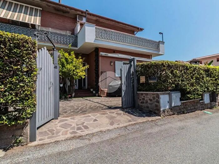 Casa con 5 locali in vendita in Via Dionigi Tortora, Roma