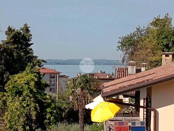 Appartamento trilocale in vendita in Via Rocchetti, Lazise