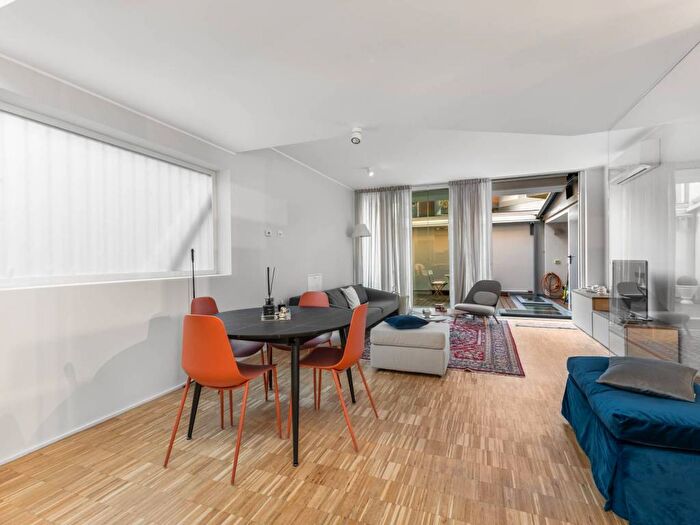 Appartamento quadrilocale in affitto in Via Giovanni da Procida, Sempione, Milano