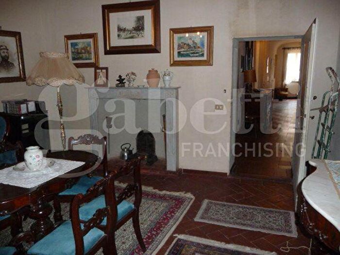 Casa con 5 locali in vendita in Sassetta