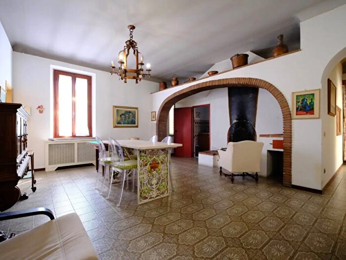 Casa con 5 locali in vendita in Via Garibaldi, Campi Bisenzio