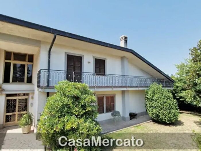 Appartamento trilocale in vendita in Via Rocca Priora, Rocca Di Papa