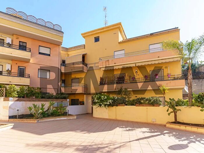 Appartamento trilocale in vendita in Via Sgroppillo, San Gregorio Di Catania