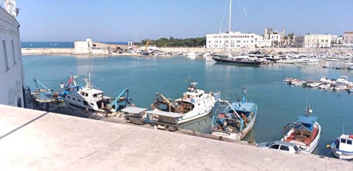 Appartamento con 6 locali in vendita in Via Ognissanti, Trani