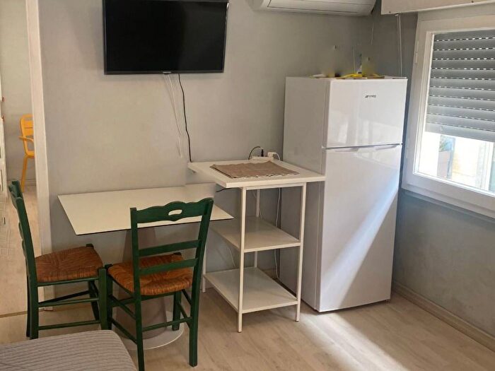 Appartamento bilocale in affitto in Via Giuseppe Barellai, Lungomare, Viareggio