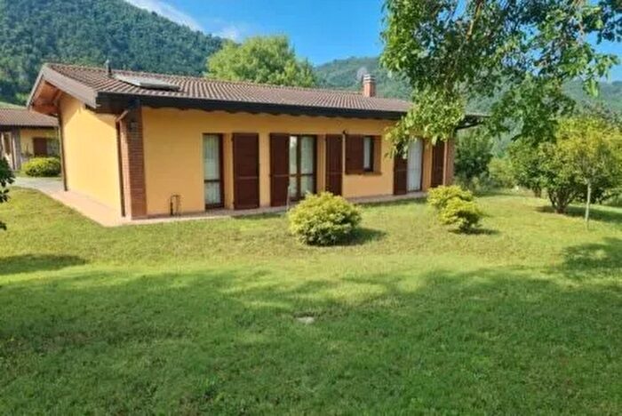 Casa bilocale in vendita in Frazione SantAlbano Val di Nizza, Val Di Nizza