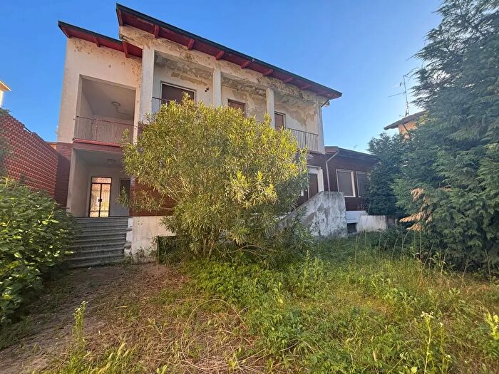 Casa con 5 locali in vendita in Garlasco
