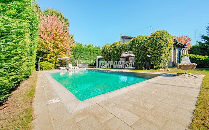 Casa quadrilocale in vendita in Via Bonomi Ottavio, Pavia